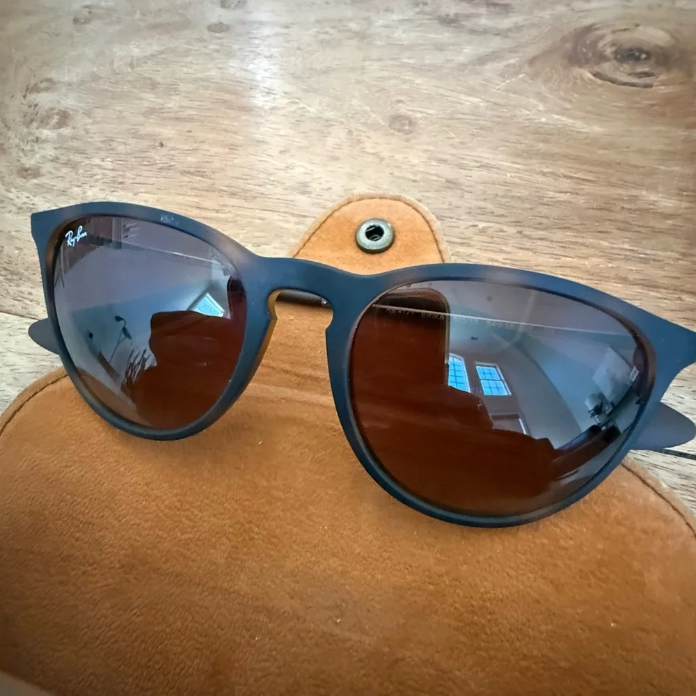 Ray-Ban Tortoiseshell Round Erika Sunglasses - Brown Gradient Lenses - Picture 10 of 10